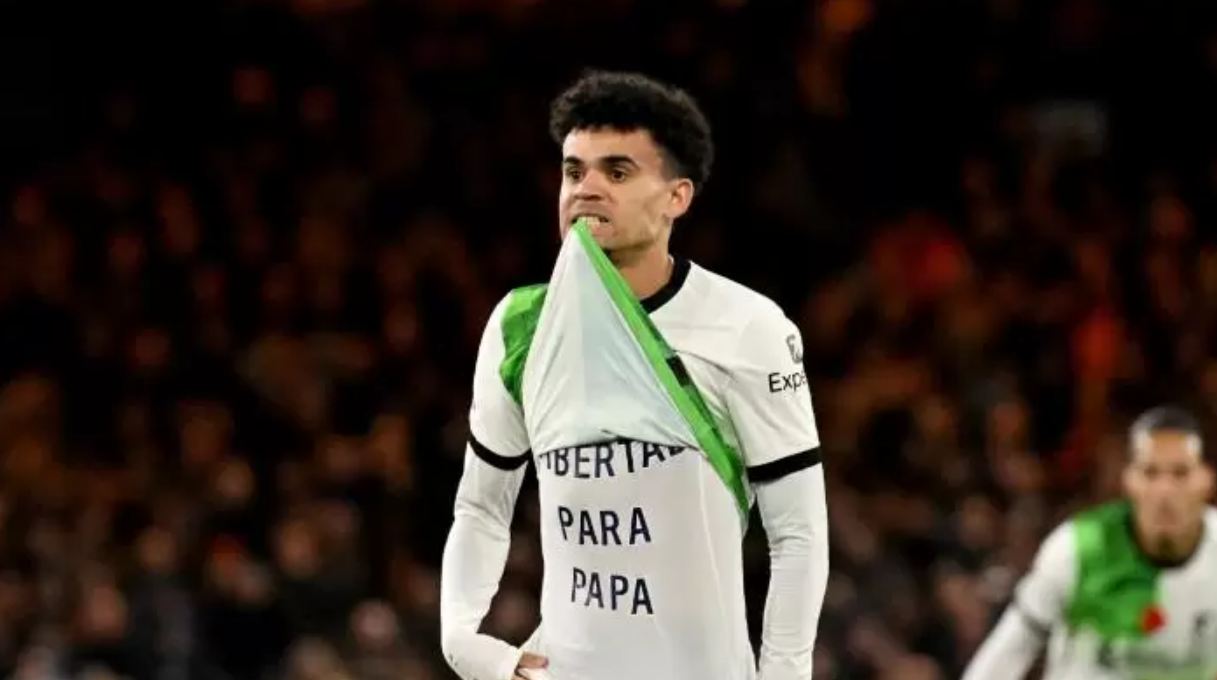 Shënoi gol, kolumbiani me lot dhe mesazh: Ju flas si njeri, lironi babanë tim