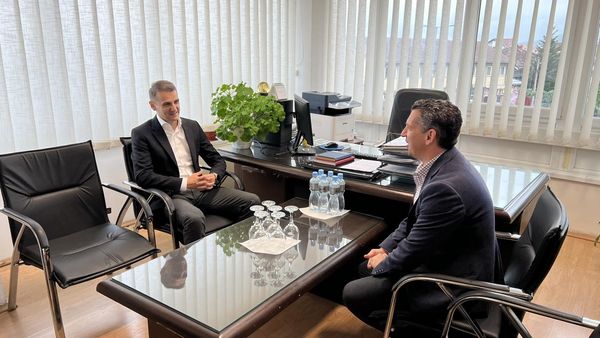 Ministri teknik Velkovski për vizitë të Qendrës Ndërkomunale për Punë Sociale në Dibër
