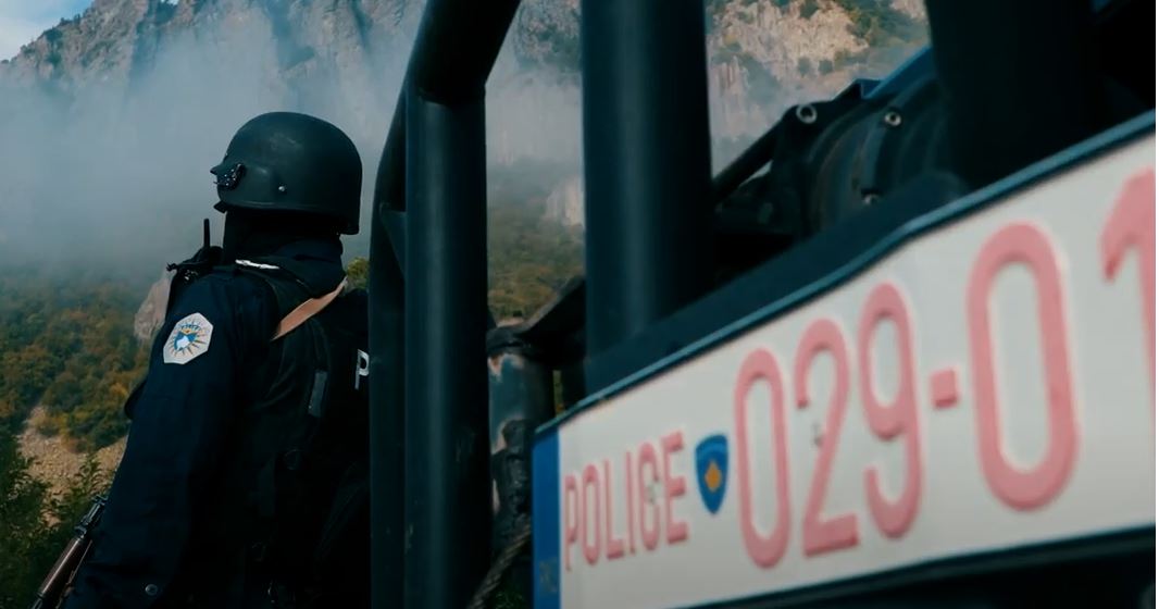 Dy serbë ndalohen nga policia për kalim ilegal të kufirit