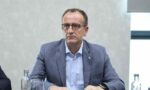 Taravari reagon për rastin e Nerovës: “Kush është më e drejtë – një kazino me leje apo një shkollë pa leje?!”
