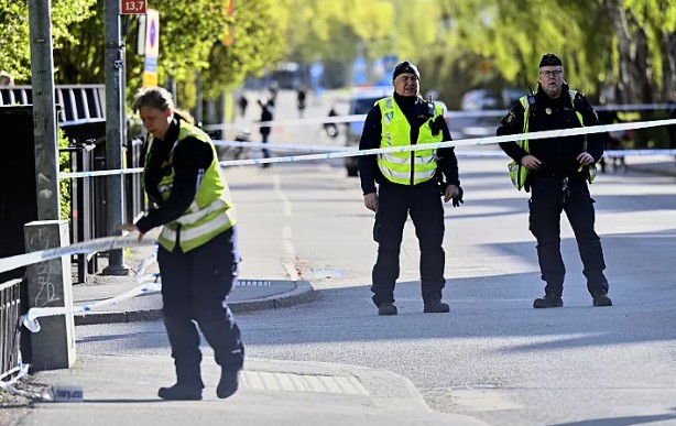 Tre të rinj të vrarë në Suedi  policia arreston një adoleshent si të dyshuar