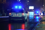 Shoferi u përplas me pesë vetura, tre kontejnerë dhe një semafor në Shkup