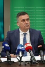 Hoxha: Së shpejti do të jenë gati qendrat rajonale për grumbullimin e mbeturinave